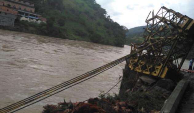 Daños y afectaciones en Puerto Valdivia por fallas en Hidroituango Daños y afectaciones en Puerto Valdivia por fallas en Hidroituango