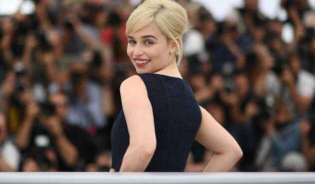 Emilia Clarke casi tiene una cita con Brad Pitt Emilia Clarke casi tiene una cita con Brad Pitt