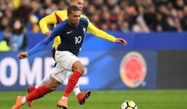 Mbappé durante un amistoso contra Colombia Mbappé durante un amistoso contra Colombia