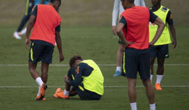Neymar en medio de los entrenamientos con la Selección Brasil / AFP Neymar en medio de los entrenamientos con la Selección Brasil / AFP