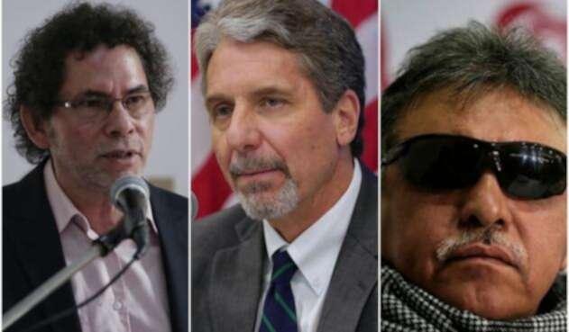 Pastor Alape, Kevin Whitaker y Jesús Santrich Pastor Alape, Kevin Whitaker y Jesús Santrich