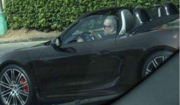 El exgobernador Hugo Aguilar fue visto en un Porsche El exgobernador Hugo Aguilar fue visto en un Porsche