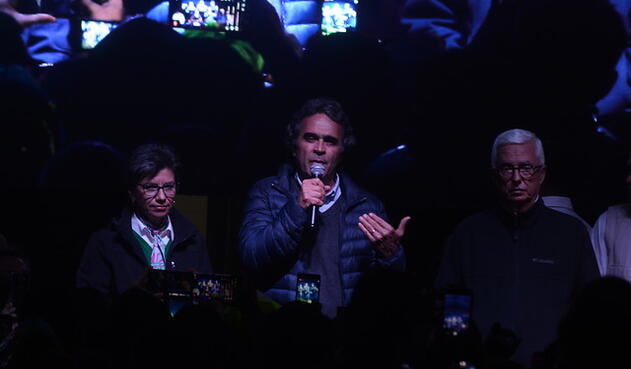 Claudia López, Sergio Fajardo y Jorge Robledo en Bogotá, al término de las elecciones del 27 de mayo de 2018 Claudia López, Sergio Fajardo y Jorge Robledo en Bogotá, al término de las elecciones del 27 de mayo de 2018