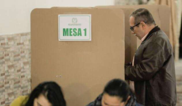 Rodrigo Londoño, Timochenko, votó por primera vez Rodrigo Londoño, Timochenko, votó por primera vez