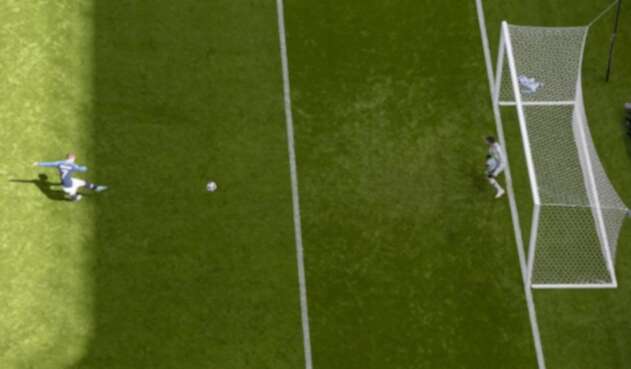 El delantero Francés Griezmann cobrando una pena máxima en juego ante Australia