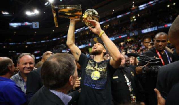 Warriors de Golden State al equipo que consiguió su tercer título Warriors de Golden State al equipo que consiguió su tercer título