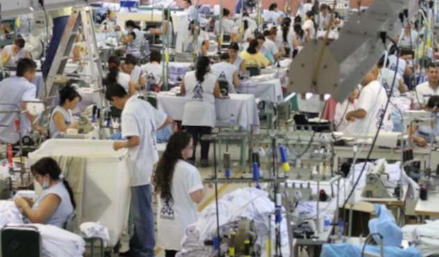 Trabajadores. Imagen de ilustración Foto Referencial