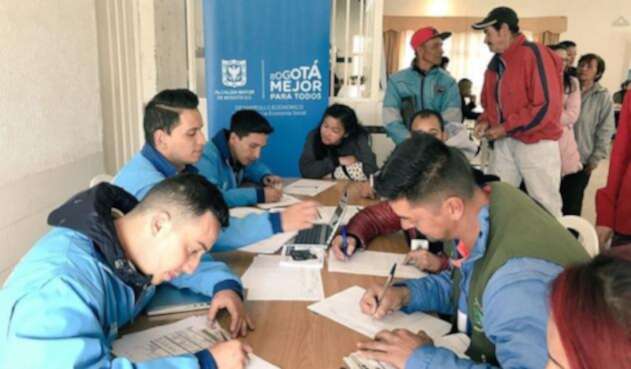 Empleos como auxiliares de almacenes, eléctricos, mecánicos y operadores busca sacar de la informalidad a esta población en la ciudad.