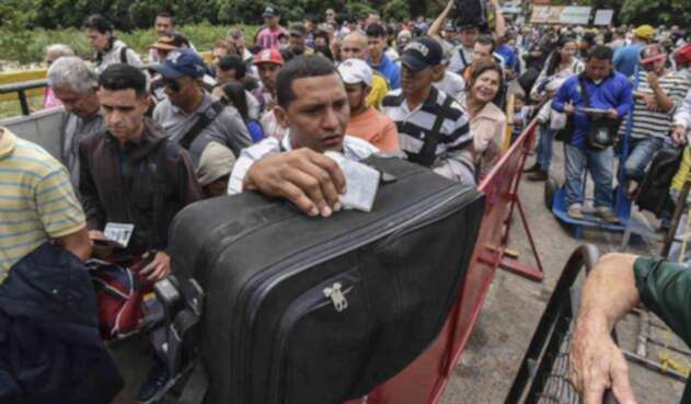 Venezolanos en frontera con Colombia. Venezolanos en frontera con Colombia.