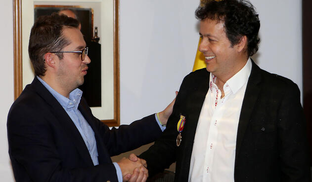 Alejandro Villalobos y Juan Sebastián Roz, Ministro de las TICS Alejandro Villalobos y Juan Sebastián Roz, Ministro de las TICS