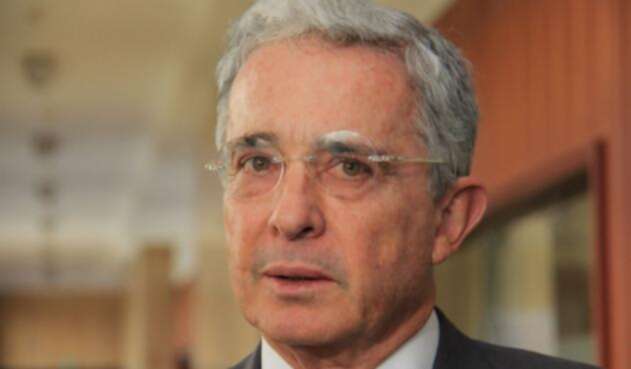 El senador Álvaro Uribe Vélez es investigado por presunta manipulación de testigos