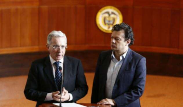 Álvaro Uribe Vélez y Hollman Morris Álvaro Uribe Vélez y Hollman Morris