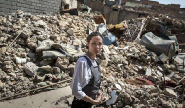 Angelina Jolie en su visita a Mosul