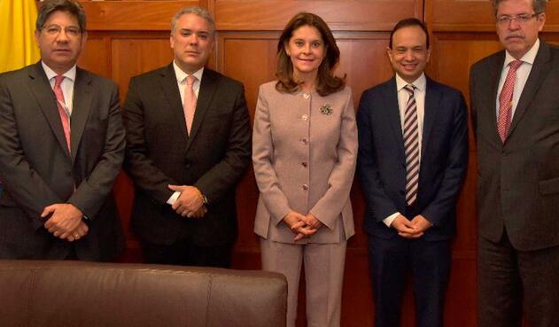 Reunión de Iván Duque y magistrados de la Corte Constitucional Los magistrados Alejandro Linares, Carlos Bernal y Luis Guillermo Guerrero con Iván Duque y Marta Lucía Ramírez