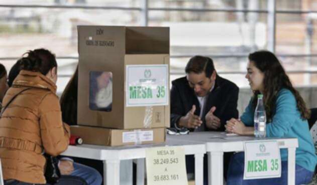 Se abrieron las urnas para la segunda vuelta presidencial