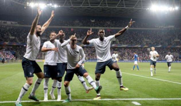 Antoine Griezmann celebrando su gol durante el partido amistoso de fútbol entre Francia e Italia en el Allianz Riviera Stadium en Niza Antoine Griezmann celebrando su gol durante el partido amistoso de fútbol entre Francia e Italia en el Allianz Riviera Stadium en Niza