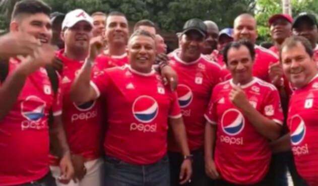Las glorias del América de Cali se metieron en política.