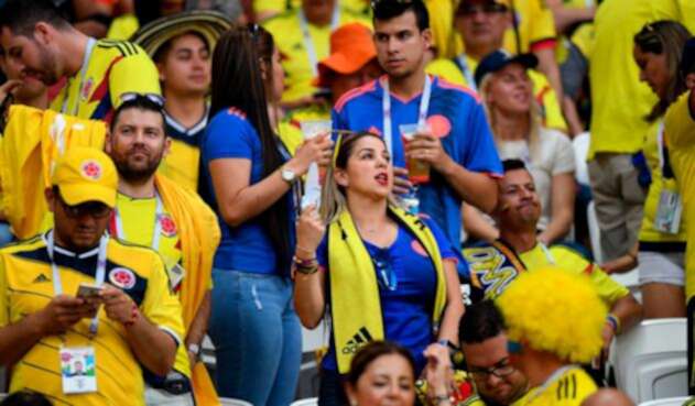 Hinchas colombianos en el Estadio Kazán Arena de Rusia