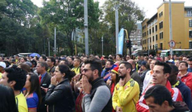 Así estuvieron los hinchas de la Selección Colombia alentando en Bogotá al equipo