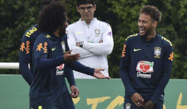 Marcelo y Neymar en entrenamiento de Brasil