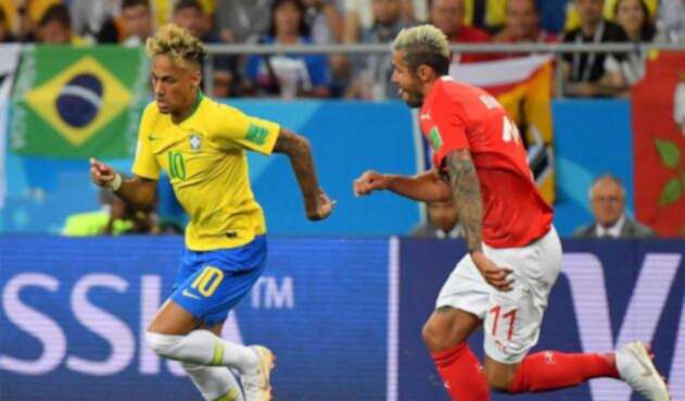 Neymar volvió a jugar un partido oficial con la selección brasileña Neymar volvió a jugar un partido oficial con la selección brasileña