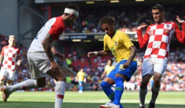 Neymar ante Croacia Neymar ante Croacia