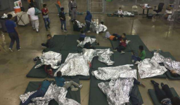 Niños migrantes separados de sus familias al ingresar a Estados Unidos