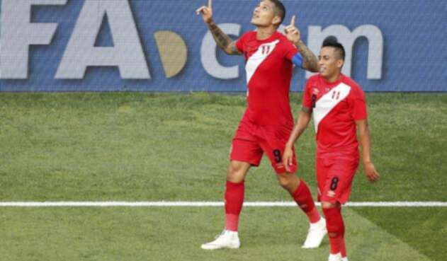 Paolo Guerrero celebrando su primer gol en una Copa de Mundo Paolo Guerrero celebrando su primer gol en una Copa de Mundo