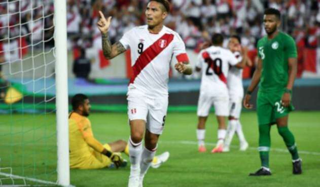 Paolo Guerrero tras anotarle a Arabia Saudita Paolo Guerrero tras anotarle a Arabia Saudita