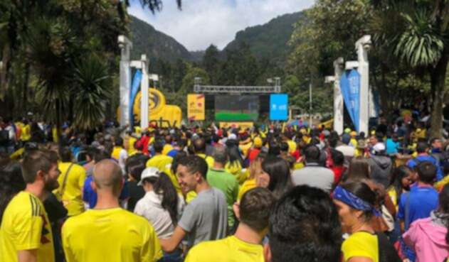 Pantalla gigante parque Bogotá en el partido de la Selección Colombia