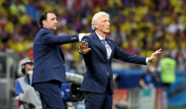 José Pékerman dirigiendo a la Selección Colombia frente a Polonia