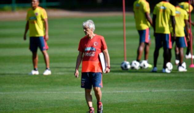 José Pékerman entrenando a la Selección Colombia en Milán