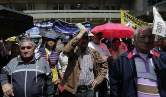 La medida buscaba que los aportes para la salud de los pensionados pasaran del 12% al 4%. La medida buscaba que los aportes para la salud de los pensionados pasaran del 12% al 4%.