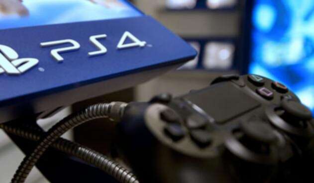 PLAY STATION 4
