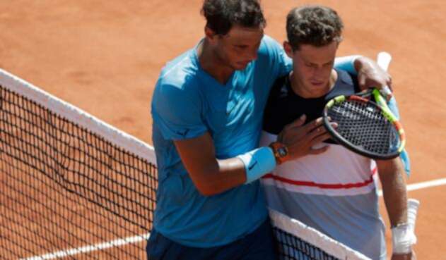 Rafa Nadal y Diego Schartzman al término del partido de Roland Garros, en París