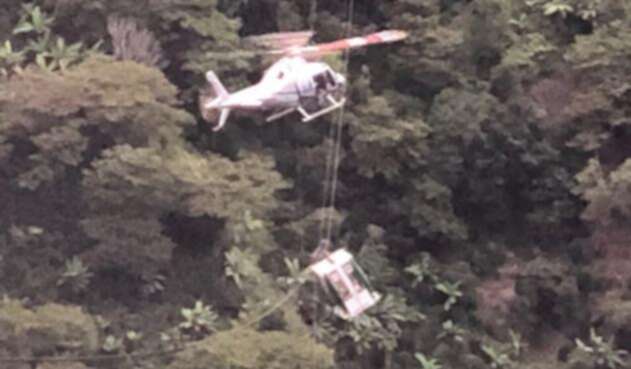 Rescate de personas atrapadas en Metrocable de Medellín.