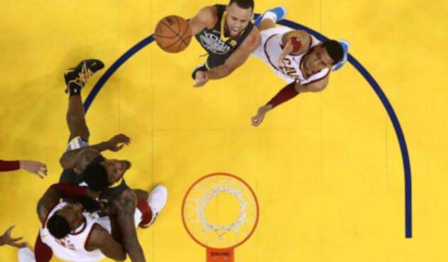 Stephen Curry, en acción ante los Cleveland Cavaliers