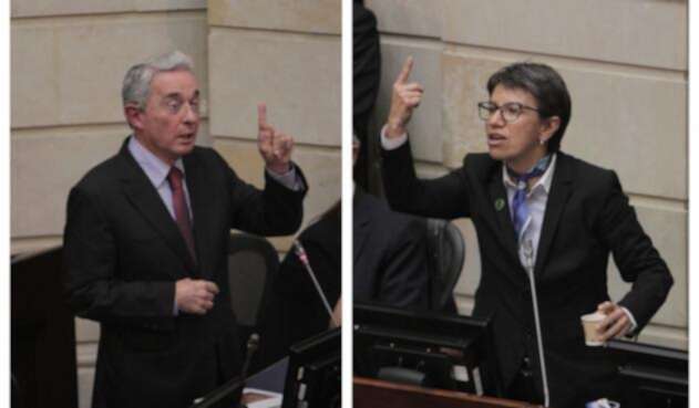 Los senadores Uribe y López se enfrentaron en el Senado Los senadores Uribe y López se enfrentaron en el Senado
