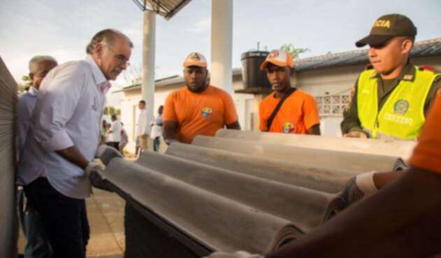 En Atlántico familias afectadas por vendaval recibieron ayudas humanitarias