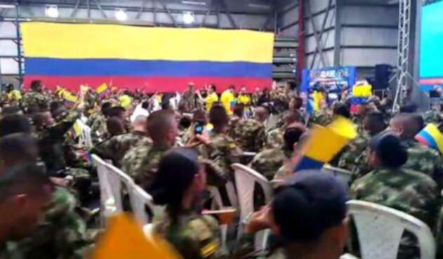 Soldados del batallón de Tolemaida celebraron el triunfo de la Selección Colombia.
