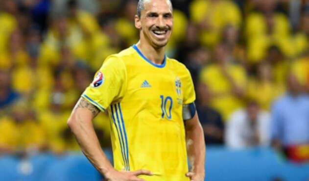 Zlatan Ibrahimovic con Suecia, enfrentando a Bélgica, en la Eurocopa de Francia, el 22 de junio de 2016