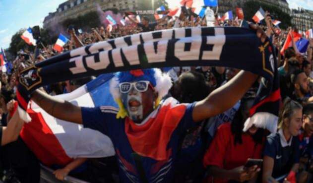 Franceses gritan consignas en 'zona de aficionados' tras quedar campeones de la cita orbital Franceses gritan consignas en 'zona de aficionados' tras quedar campeones de la cita orbital