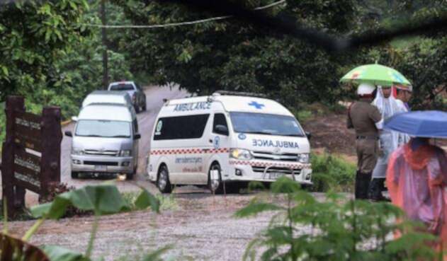 Ambulancia donde transportan a niños de Tailandia