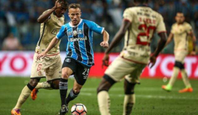 Arthur anunció que es el nuevo fichaje del Barcelona