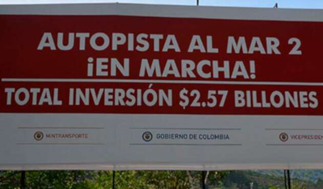 Una valla que anuncia en Urabá la Autopista al Mar 2