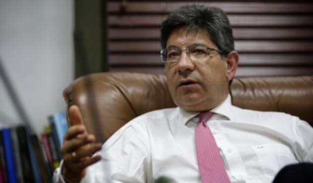 Alejandro Linares.