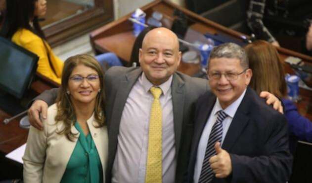 Sandra Ramírez, Carlos Lozada y Pablo Catatumbo durante la instalación del Congreso Sandra Ramírez, Carlos Lozada y Pablo Catatumbo durante la instalación del Congreso