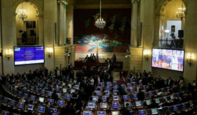 Hay polémica en el Congreso de la República por las líneas telefónicas otorgadas a los parlamentarios