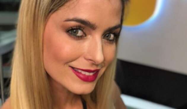 Cristina Hurtado posa sin maquillaje en portada de revista