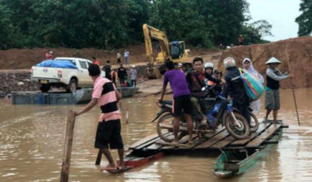 Damnificados por ruptura de represa en Laos